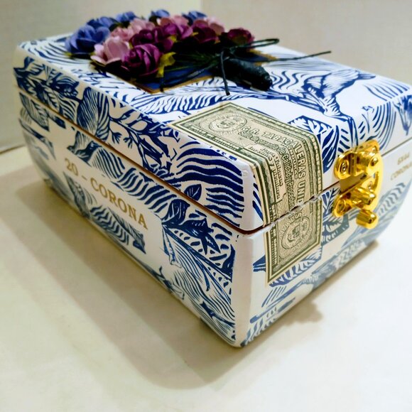 Suenos de Saundra Upcycled Collection, RARE Blue in Green Cigar Box, Home Decor - Picture 3 of 10